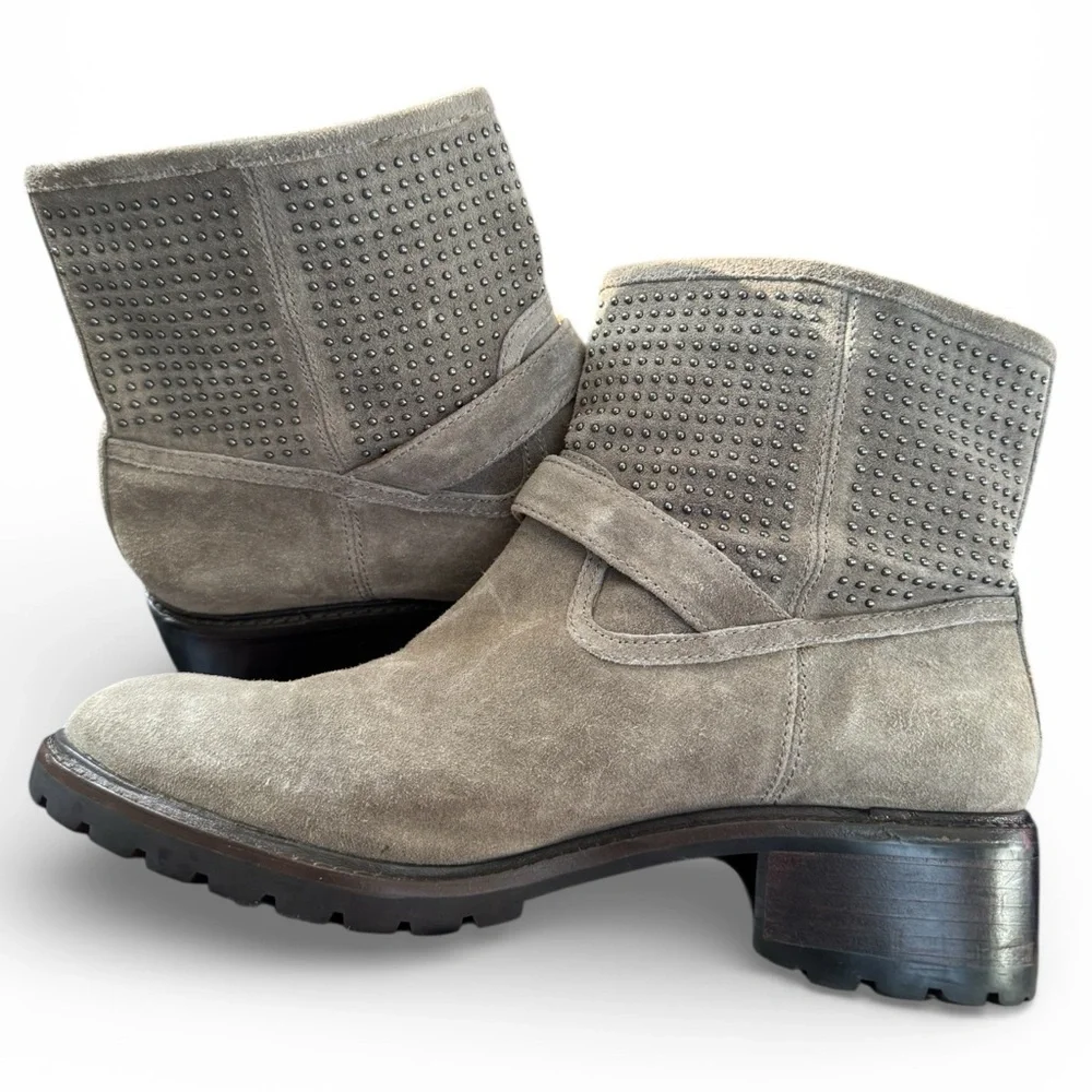 Coach Gates women's studded suede pull-on boots size 9